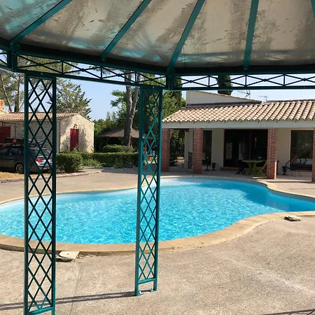 Le Loft Piscine & Jardin, Sejour Atypique 3 Etoiles By Immoconciergerie Casa de Férias Aubais