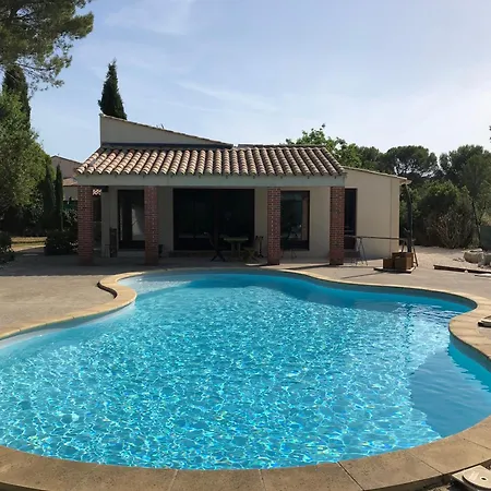 Le Loft Piscine & Jardin, Sejour Atypique 3 Etoiles * Aubais